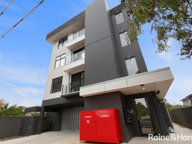 Contemporary Living in the Heart of Prospect!