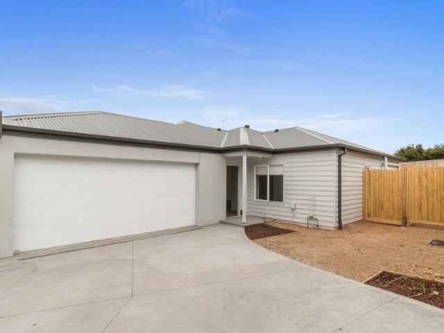 Contemporary Living in the Heart of Riddells Creek