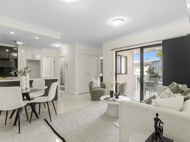 Contemporary Living in the Heart of Sherwood