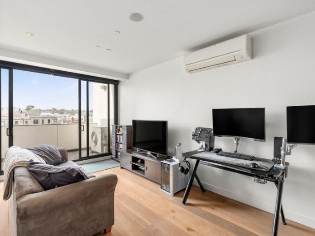 Contemporary Living in the Heart of South Yarra