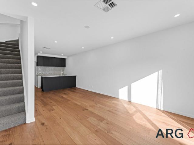 Contemporary Living in the Prestigious MIO Complex