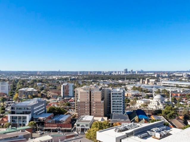 Contemporary living, superb views, ultimate convenience