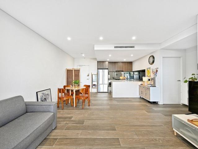 Contemporary Living Two Bedroom Apartment with Study