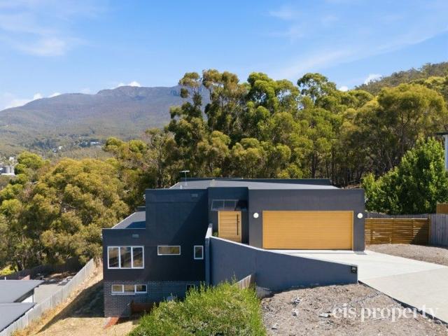 Contemporary Living Tailored for Family Life!