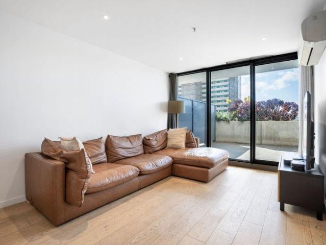 Contemporary Living with a Spacious Private Terrace