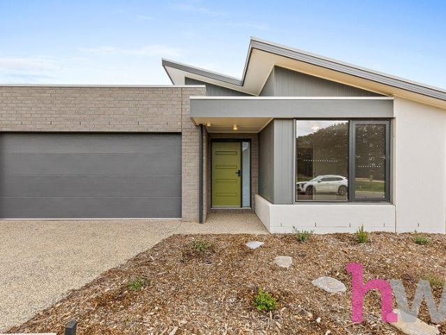 Contemporary Living with Designer Finishes in the Heart of Winchelsea