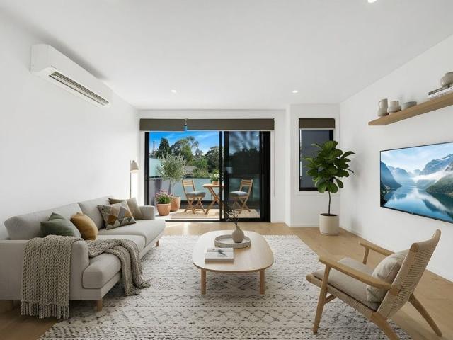 Contemporary Living with Everything at Your Doorstep