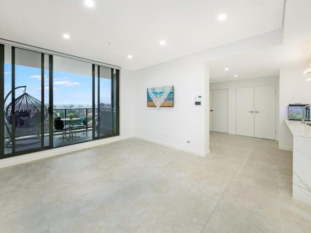 Contemporary Living with Everything at Your Doorstep
