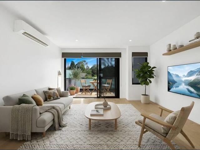 Contemporary Living with Everything at Your Doorstep