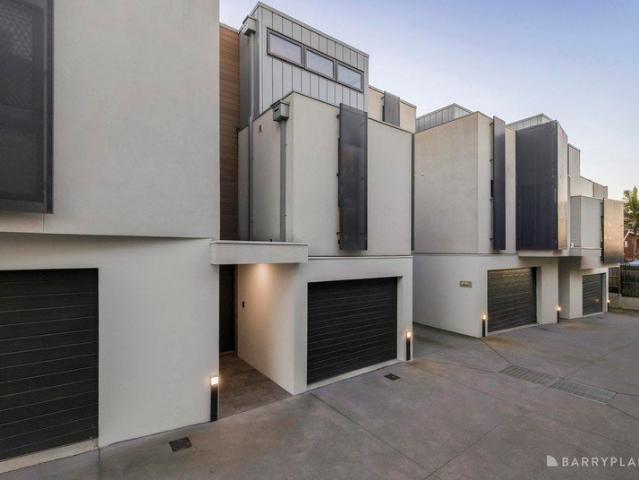 Contemporary Living with Exceptional Lifestyle Convenience