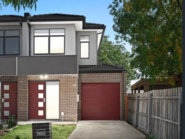 Contemporary Living with Open Plan Living and two Master bedrooms with ensuites in a Prime Location