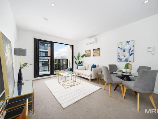 Contemporary Living with North Facing Balcony