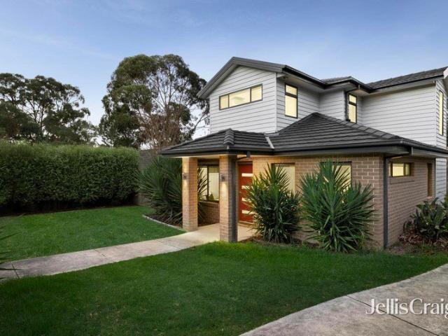Contemporary living with north facing garden and ground floor master