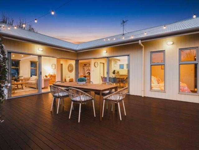 Contemporary Living with Natural Warmth