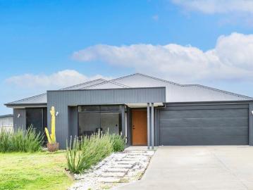 Contemporary Living with Space and Flexibility