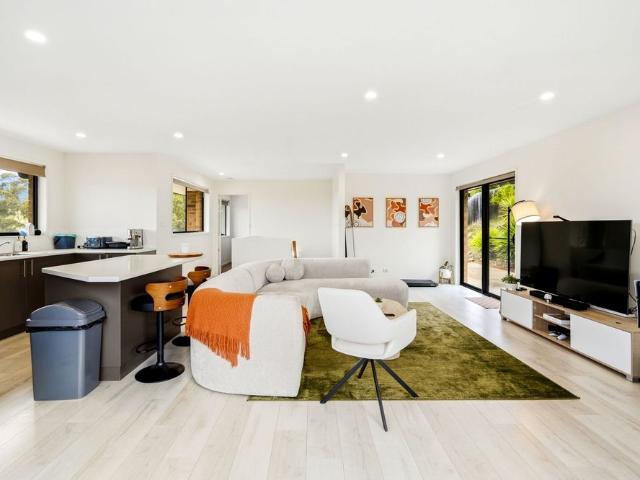 Contemporary Living with Stunning River Views
