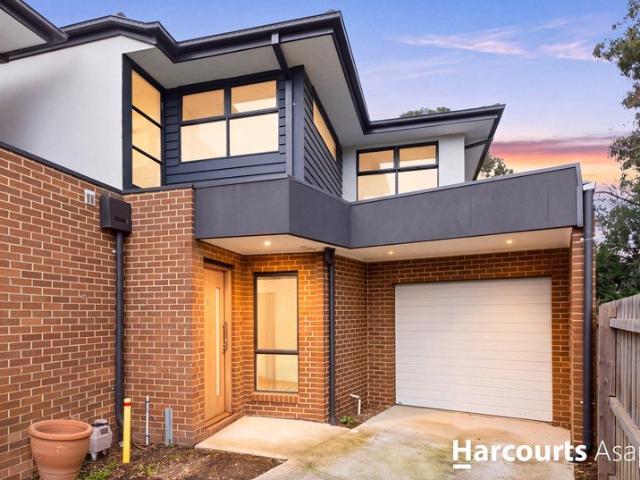 Contemporary Living with Style, Space and Low Maintenance Appeal with in active body corp !