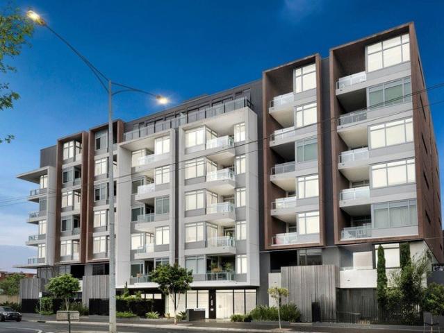 Contemporary Living with Sweeping City Views!