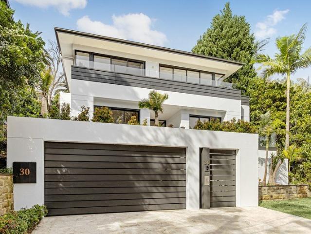 Contemporary living with resort aspect and elevated bushland views