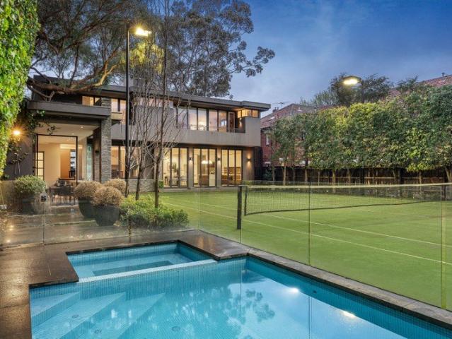 Contemporary Lifestyle Domain In Blue Chip Brighton Locale