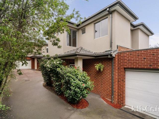 Contemporary lifestyle, footsteps to Templestowe Village and parkland