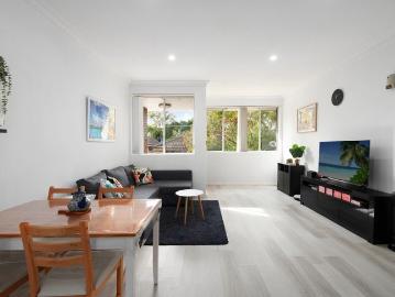 Contemporary Light Filled Villa Placed a Stroll to Village Life