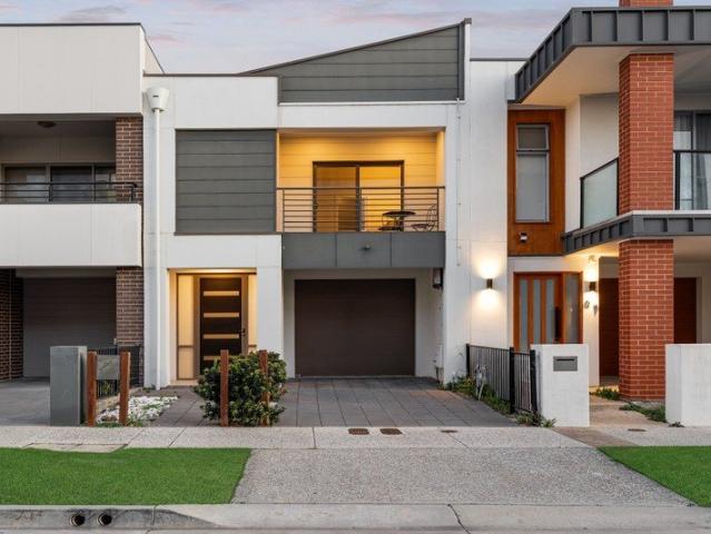 Contemporary Lightsview Living with Space & Style