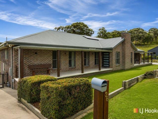Contemporary Luxury on Three Quarters of an Acre