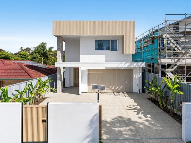 Contemporary Luxury, Exceptional Space & Poolside Living