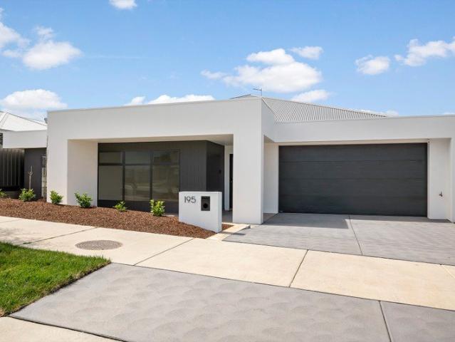 Contemporary Luxury, Family Comfort & Beautiful Views