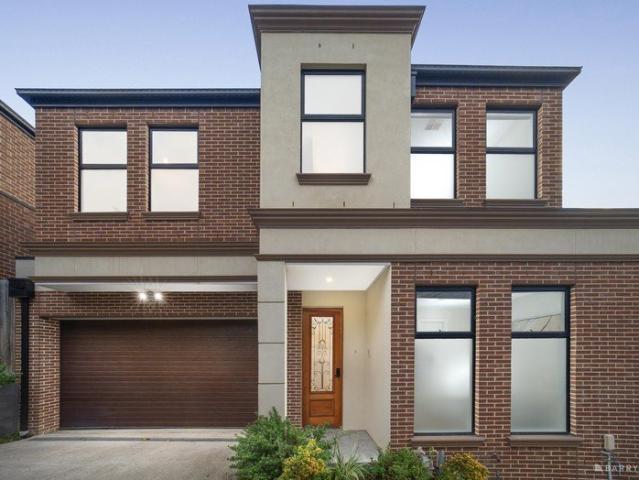 Contemporary Luxury in a Coveted School Zone