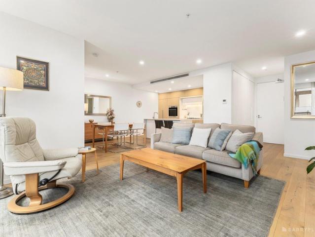Contemporary Luxury in a Location to Match