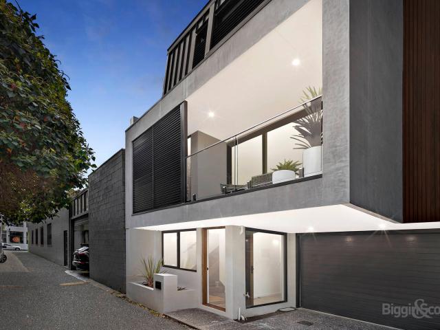 Contemporary Luxury in Great Location!