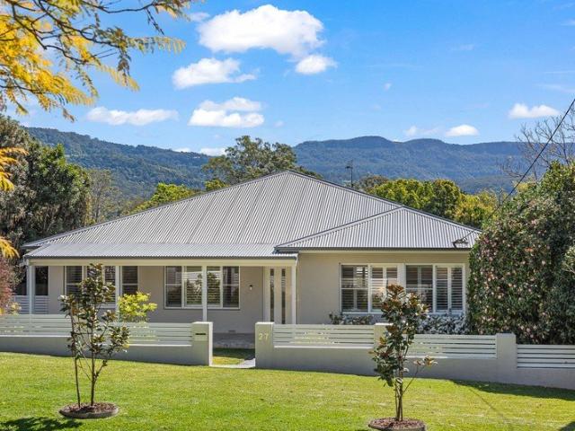 Contemporary Luxury in Heart of Berry