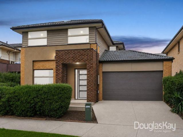 Contemporary Luxury in Prestigious Callaway Park