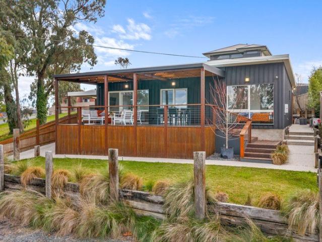 Contemporary Luxury Just Moments from the CBD