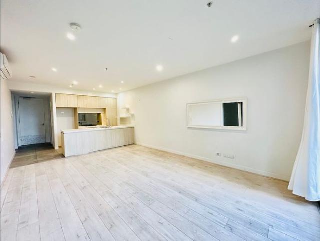 Contemporary Luxury Living with Expansive Courtyard Style Balcony in the Heart of North Ryde