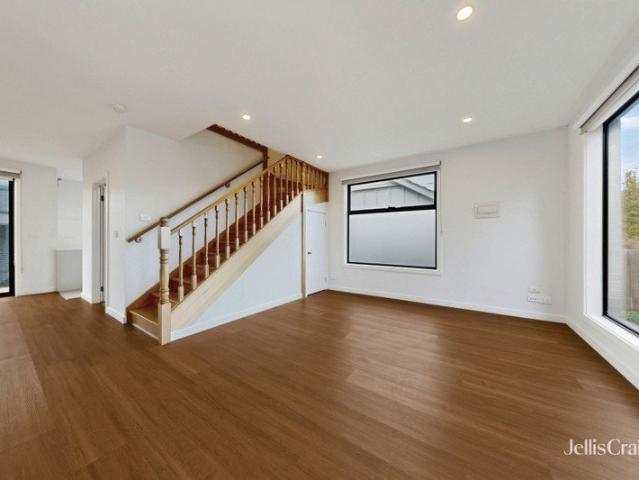 Contemporary & Luxury Living in the Enviable Moonee Ponds location!