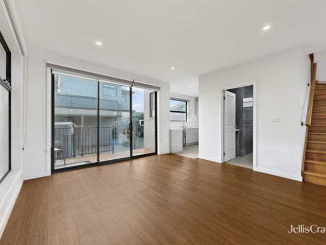 Contemporary & Luxury Living in the Enviable Moonee Ponds location!
