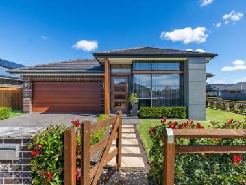 Contemporary Luxury Living on a Corner Block in Prestigious Renwick Estate