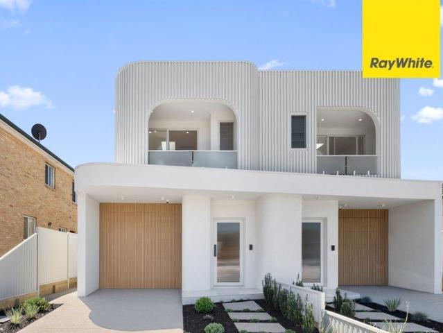 CONTEMPORARY LUXURY WITH EXCEPTIONAL FAMILY PROPORTIONS