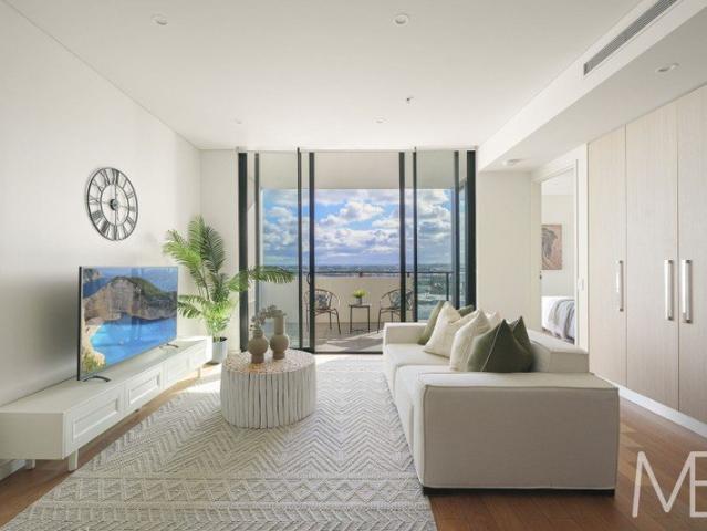 Contemporary Luxury with Spectacular Views in the Heart of Mascot