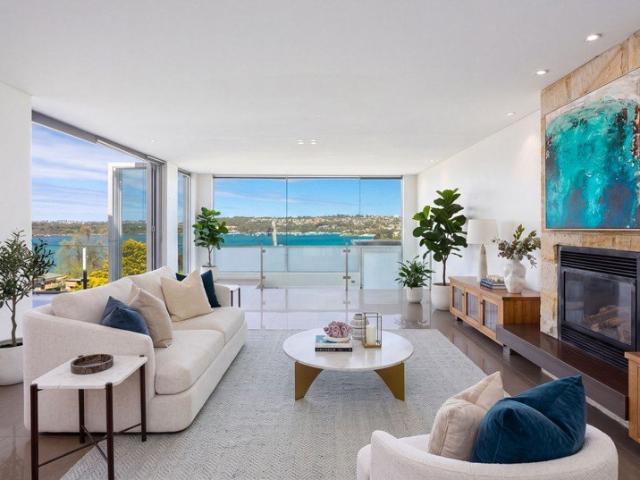 Contemporary Luxury with Stunning Harbour Panorama
