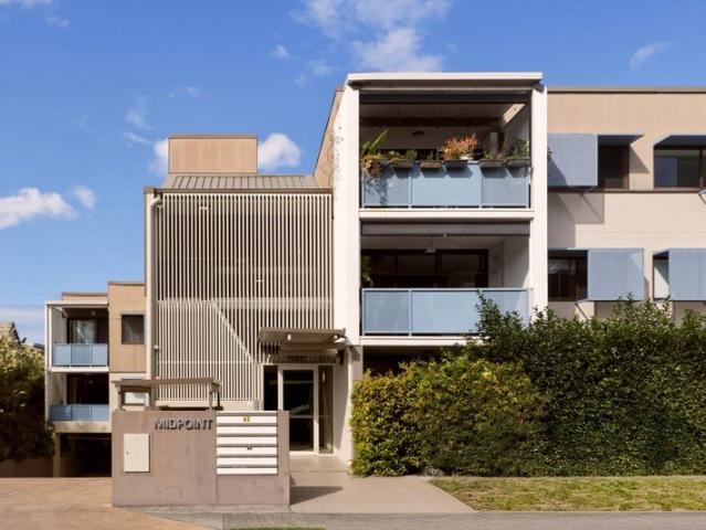 Contemporary Morningside Living Walk to Cafés, Shops & Train