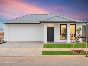 Contemporary sophistication & easy living in a brand new build