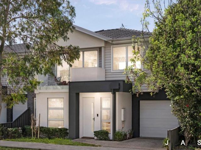 Contemporary Sophistication With A City Outlook
