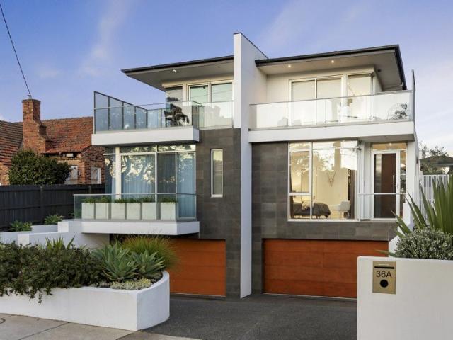 Contemporary Splendour on Hampton Hill