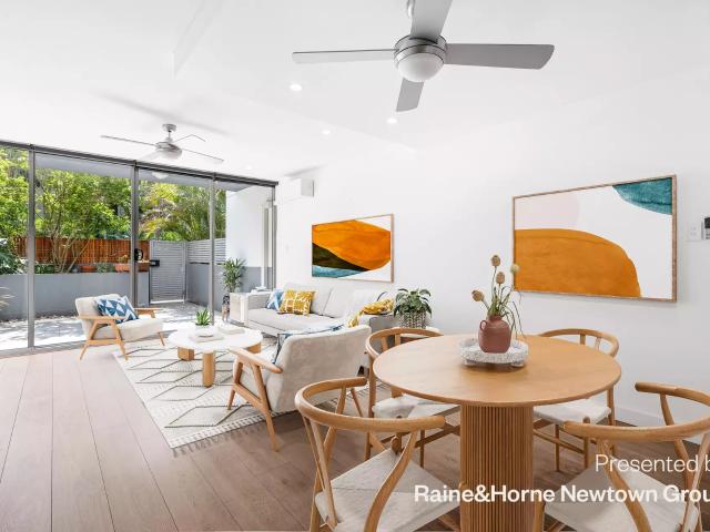 Contemporary Split level Townhouse Featuring Double Glazed Windows for Comfort & Quiet