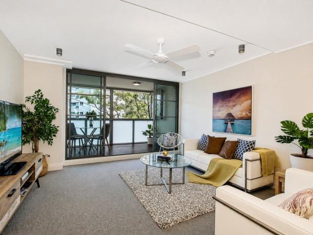 Contemporary studio apartment in prime location