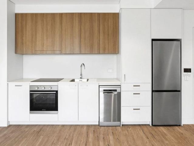 Contemporary Studio Retreats in Central Forestville